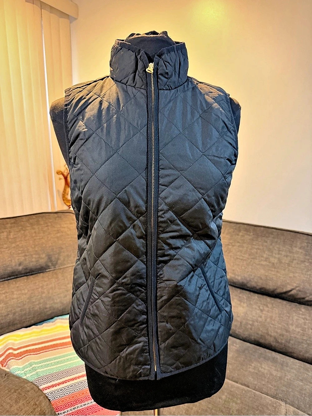 Old Navy Lightweight Diamond-Quilted Zip-Front Vest Black Small